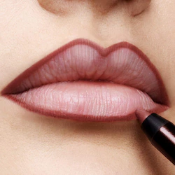 TOM FORD Runway Matte Lip Liner Pencil for Sculpted Definition